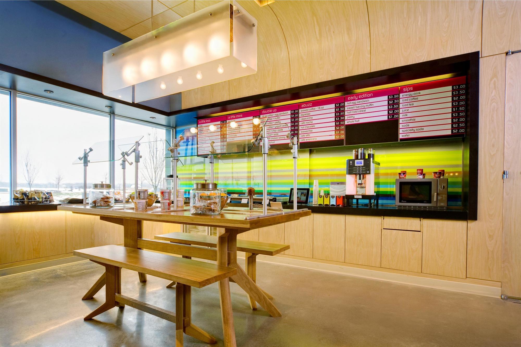 Aloft Hotel 3*